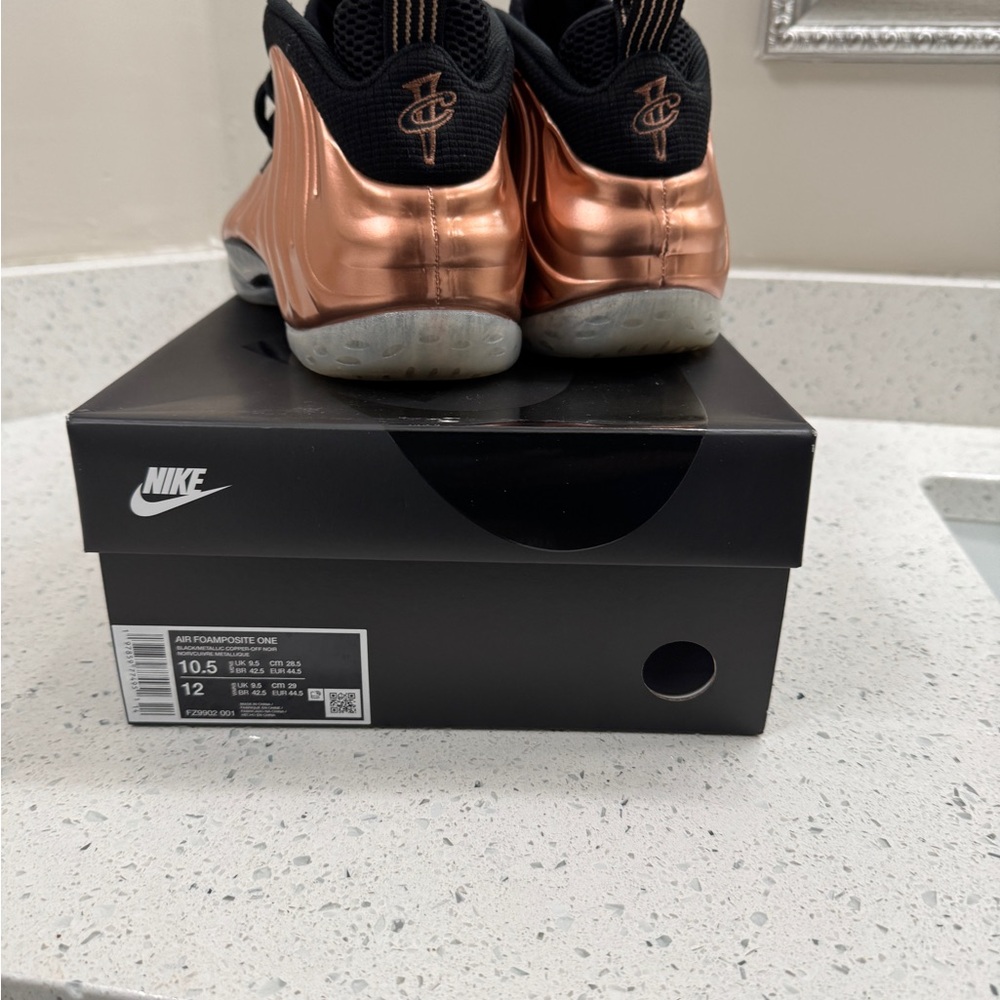 Nike Air Foamposite One Metallic Copper Sneakers